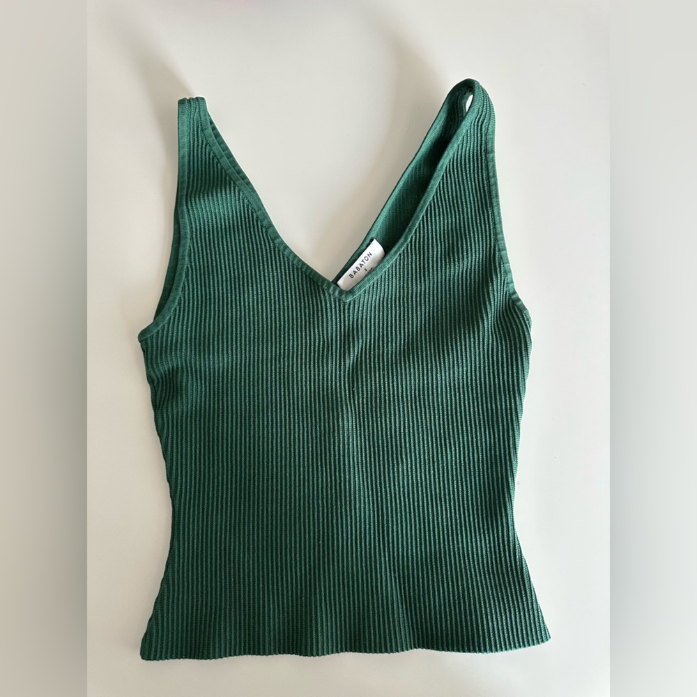 Aritzia Babaton Sculpt Knit V-neck Tank size s